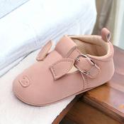 Annie &amp; Charles® leather baby shoes, Pink piglet image