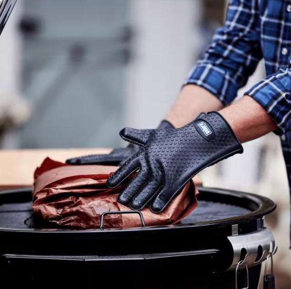 Weber Silicone Grilling Gloves - Heat Resistant up to 400° F/204° C, Size 9, Reusable, Food-grade, Textured Grip, Black