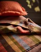 WR94 Lambswool Throw - S image