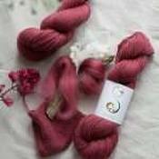 Ériu BFL Romney DK 100% Irish Wool 233m 100gm - Fae image