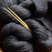 Ériu BFL Romney DK 100% Irish Wool 233m 100gm - Ashes image