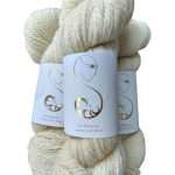 Ériu Aran 100% Irish Romney Blue Faced Leicester/Romney 180m 100gm - Natural 100% Romney image