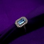 9ct White Gold Vintage Style Blue Topaz &amp; Diamond Ring WRX072 image