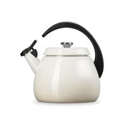 Le Creuset Traditional Kettle Meringue image