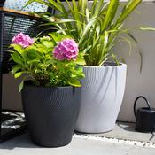 Ripple Tall Egg Planter | Anthracite/Light Grey image