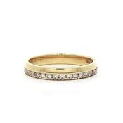 0.20ct Fvs 3mm Off Set Natural Diamond Wedding Band In 18ct Yellow Gold - L