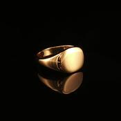 Vintage Polished Oval Signet Ring in 9ct Yellow Gold image