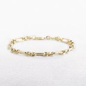 Oval Belcher Link Bracelet in 9ct Yellow Gold image