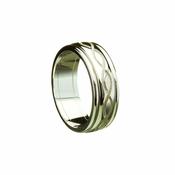 Celtic Weave Engraved Pattern Medium Band With Heavy Rims, Gents