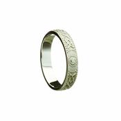 Celtic Shield Pattern, Gents Narrow Wedding Band.