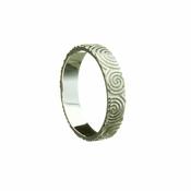 Newgrange Spirals Engraved Medium Width Ladies Band