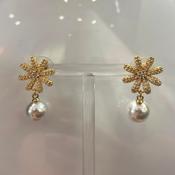 Cam - Pearl and Gold
