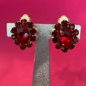 Evangelica Clip On - Red