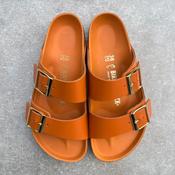 BIRKENSTOCK Arizona. New Dressy Kurkuma Natural Leather