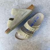 BIRKENSTOCK Arizona. Faded Khaki Suede Leather Soft Footbed image
