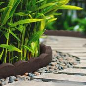 Recycled Rubber Scalloped Lawn Edging - 1.2m image