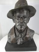 "James Joyce" Life size sculpture bust of J. Joyce. image
