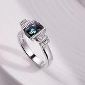 Platinum sapphire and Diamond Art Deco Ring image