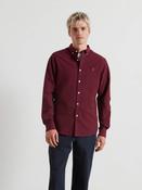 Farah | Brewer Slim Fit Oxford Shirt in Burgundy | f4wsb060 507