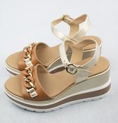Nero Giardini E410530D | Wedge Sandals in Cognac with Chain Detailing image