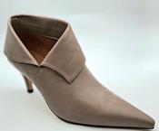 Lola Cruz 065T14BK low cut shoe boot