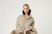 THE 2ND SKIN TAFFETA SHIRT IN STONE image