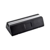 Anti-vibration base for roofs