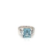 18ct White Gold Aquamarine &amp; Diamond Ring image