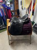 17.5” Bates VSD saddle image