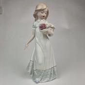 Porcelain Girl With Flower 30X13cm