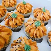 Halloween Cupcakes Pumpkins - Eve’s Cakes image
