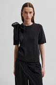 Leara Knit O-Neck image