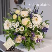 Delicate whites with Chocolates image