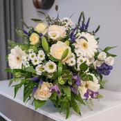 Bestseller: Delicate whites image