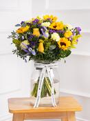 Iris Bliss Grand in a vase