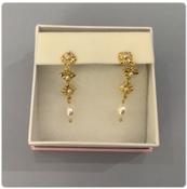 Knight &amp;amp; Day - Pink Box Pretty Pearl Earrings image