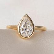 FARAH 1.5ct | Pear Cut Bezel Set Lab Grown Diamond Engagement Ring 18ct Gold