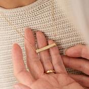 Horizontal Engravable Bar Necklace | 9ct Gold