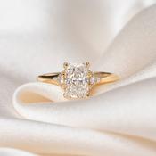 Nala 1.65ct | Radiant Solitaire Lab Grown Diamond Engagement Ring in 18ct Gold