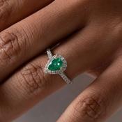 SASKIA | Emerald &amp; Diamond Ring
