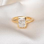 SIMONE 2ct | Radiant Solitaire Lab Grown Diamond Engagement Ring in 18ct Gold