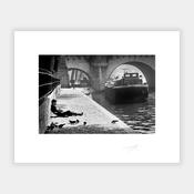 Reading along the Seine image