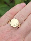 9ct Gold 'Caolán' Mens Oval Signet Ring - Complimentary Engraving