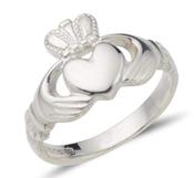 Ladies Claddagh Ring in White Gold image