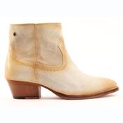 Amy huberman white boots cheap