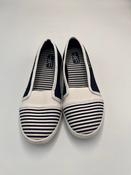 3F Girls Slippers – Black &amp; White