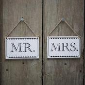 Mr &amp; Mrs Signs - Vintage Affair