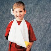 Lifeguard Triangular Bandages  136 x 96 x 96, Bandage Cotton Viscose, Nonsterile, Particularly Durable,White, 1 Piece image