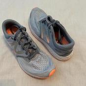 New balance zante hotsell slip on image