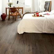 Quickstep Classic Oak Brown Laminate 12mm image